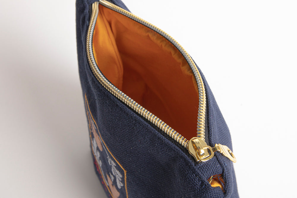 Hilo Rojo Makeup Bag